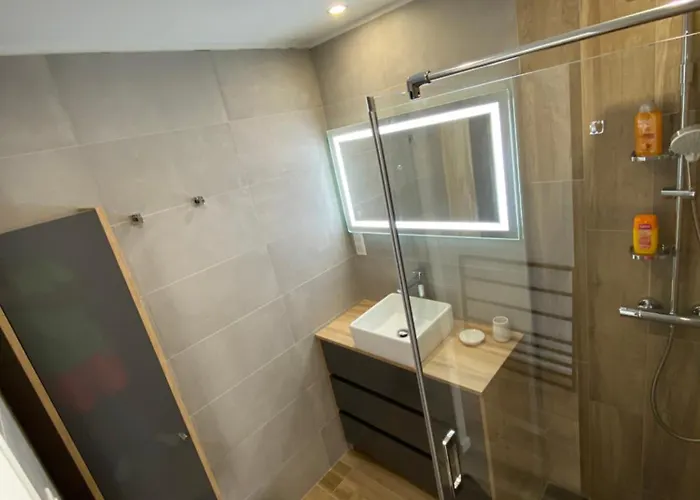 Maison Neuve Vecchio بيت للعطل بورتو فيكشْيو