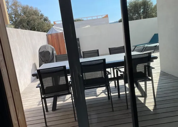 Maison Neuve Vecchio بيت للعطل بورتو فيكشْيو