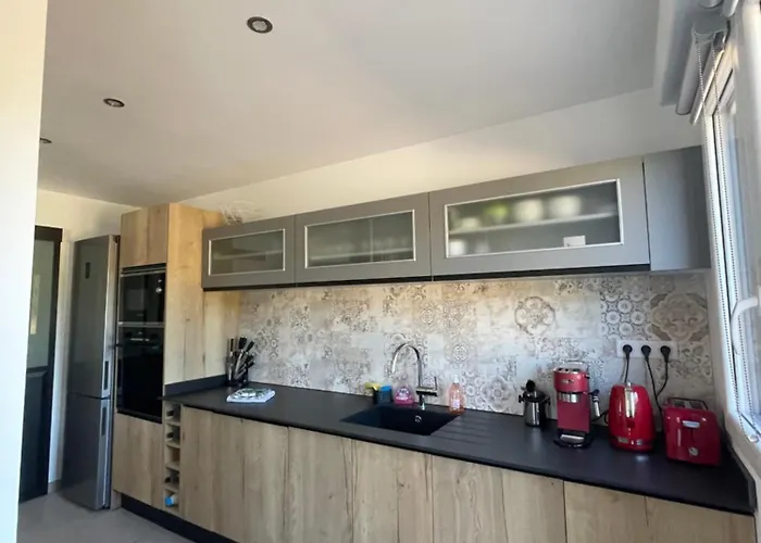 Maison Neuve Vecchio بيت للعطل *